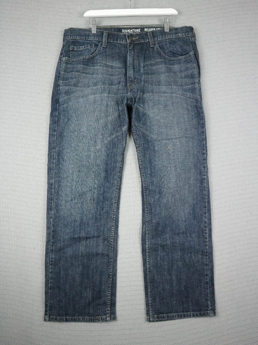 Levi Strauss Signature Relaxed Straight Cut Denim jeans 36x30 (fits 38x30)